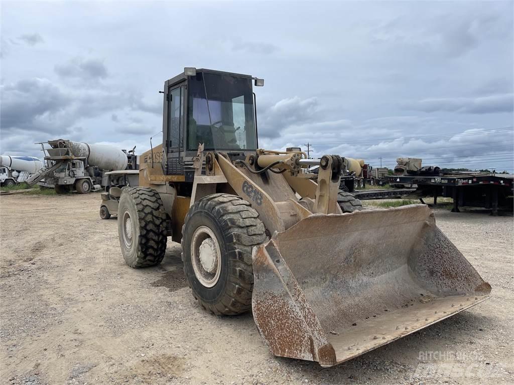 CASE 621B Pale gommate