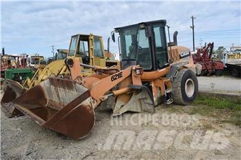 CASE 621E Pale gommate