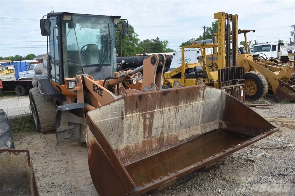CASE 621E Pale gommate