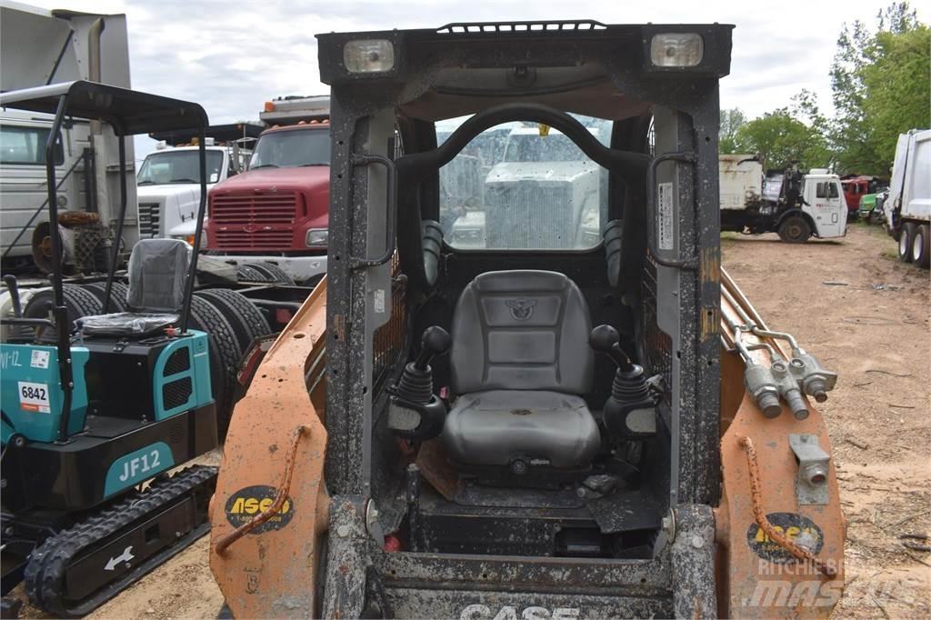 CASE TR270 Mini Pale Gommate