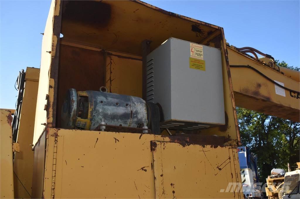 CAT 215B LC Escavatori cingolati