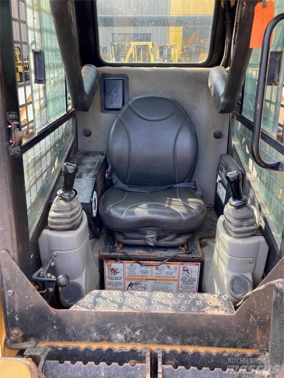 CAT 257 Mini Pale Gommate