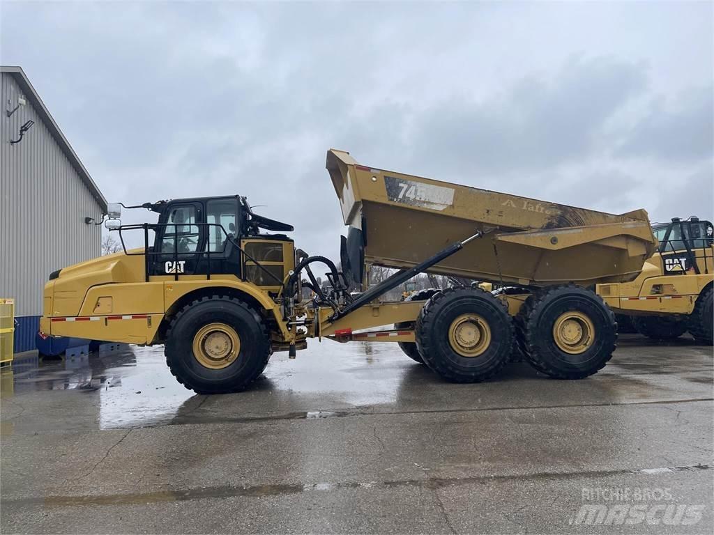 CAT 745 Dumpers articolati