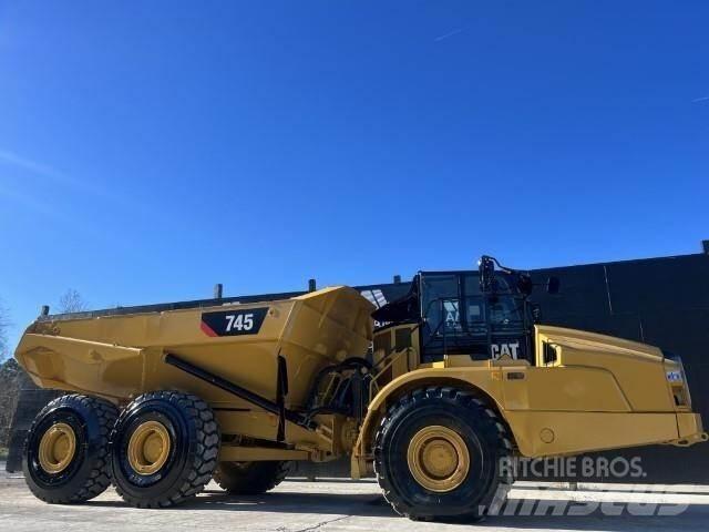 CAT 745 Dumpers articolati
