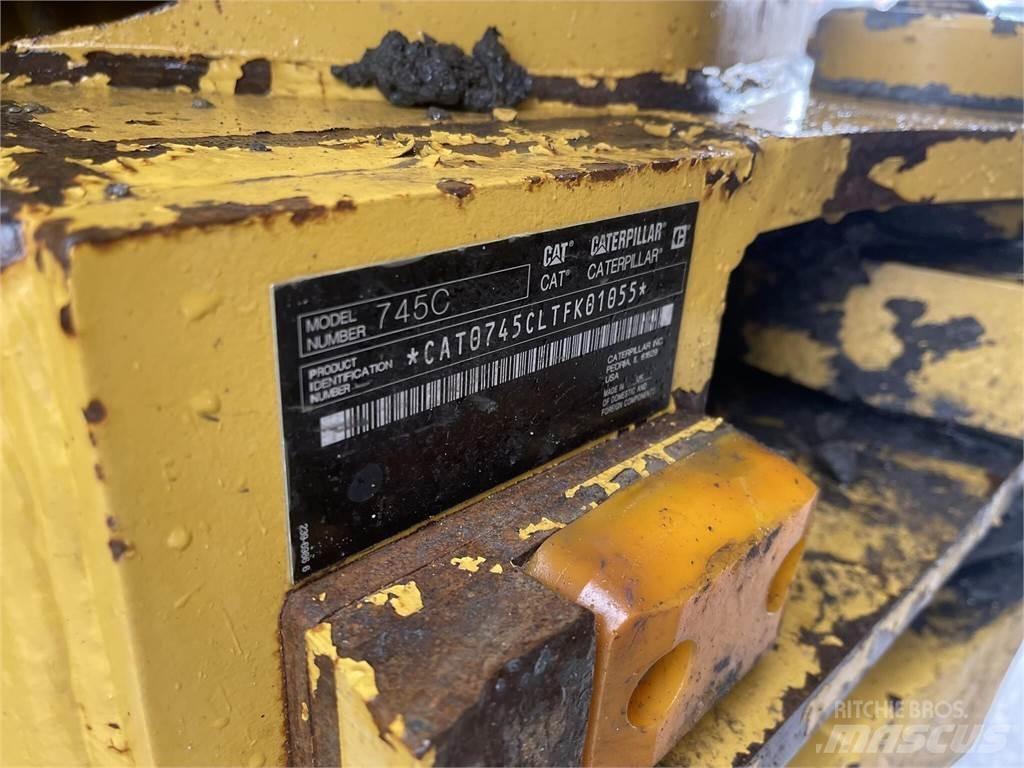 CAT 745C Dumpers articolati