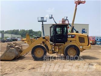 CAT 926M Pale gommate