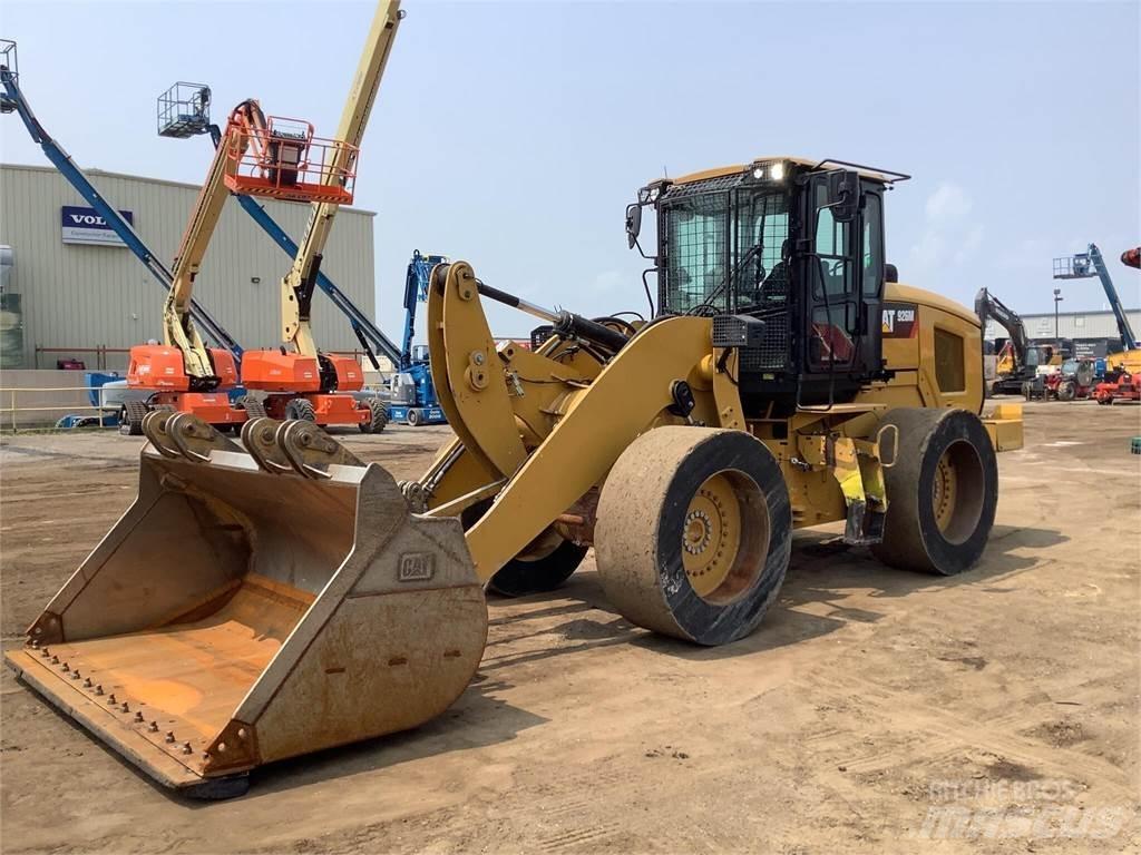 CAT 926M Pale gommate