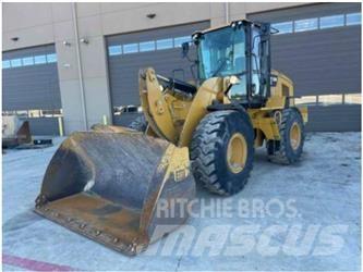 CAT 930M Pale gommate