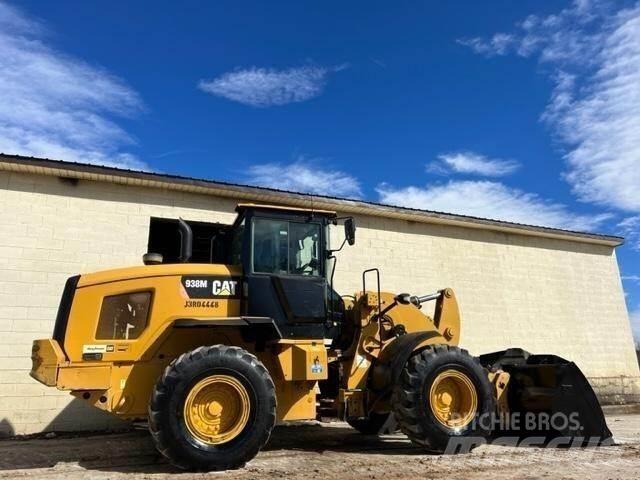 CAT 938M Pale gommate