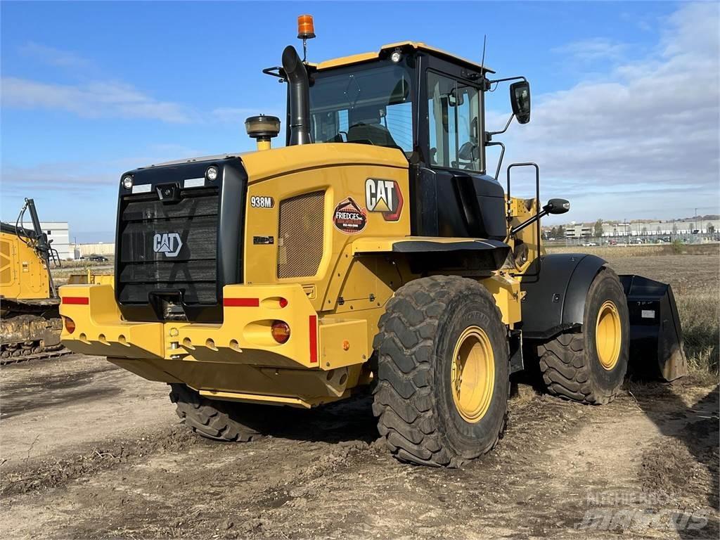 CAT 938M Pale gommate