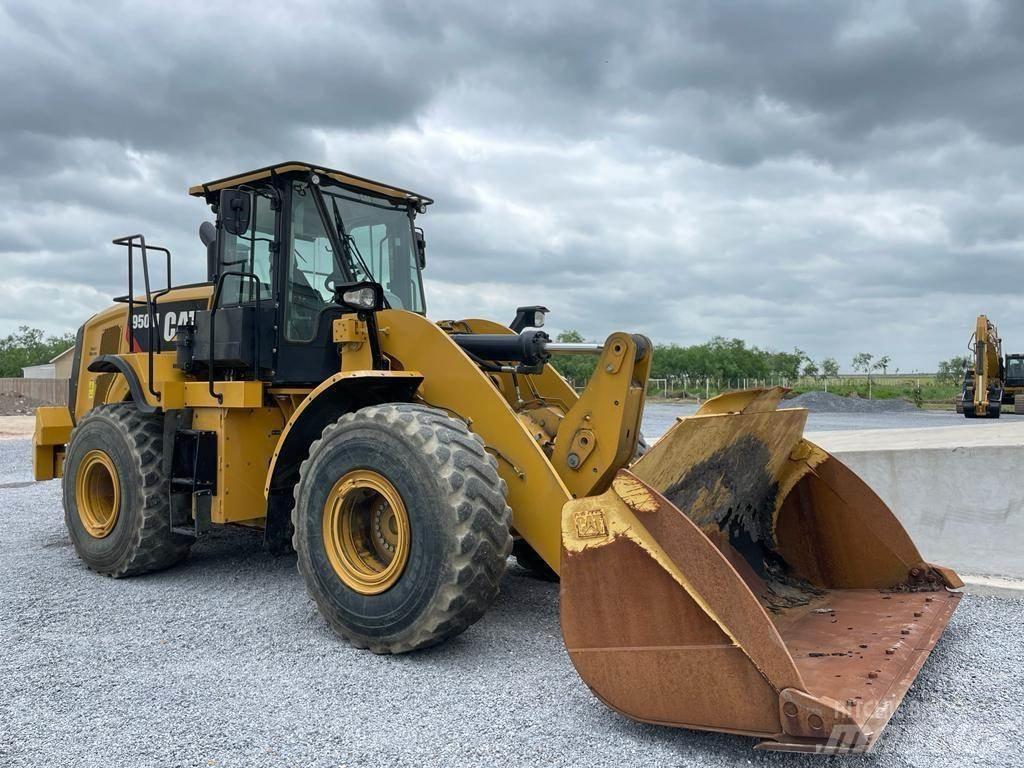 CAT 950M Pale gommate