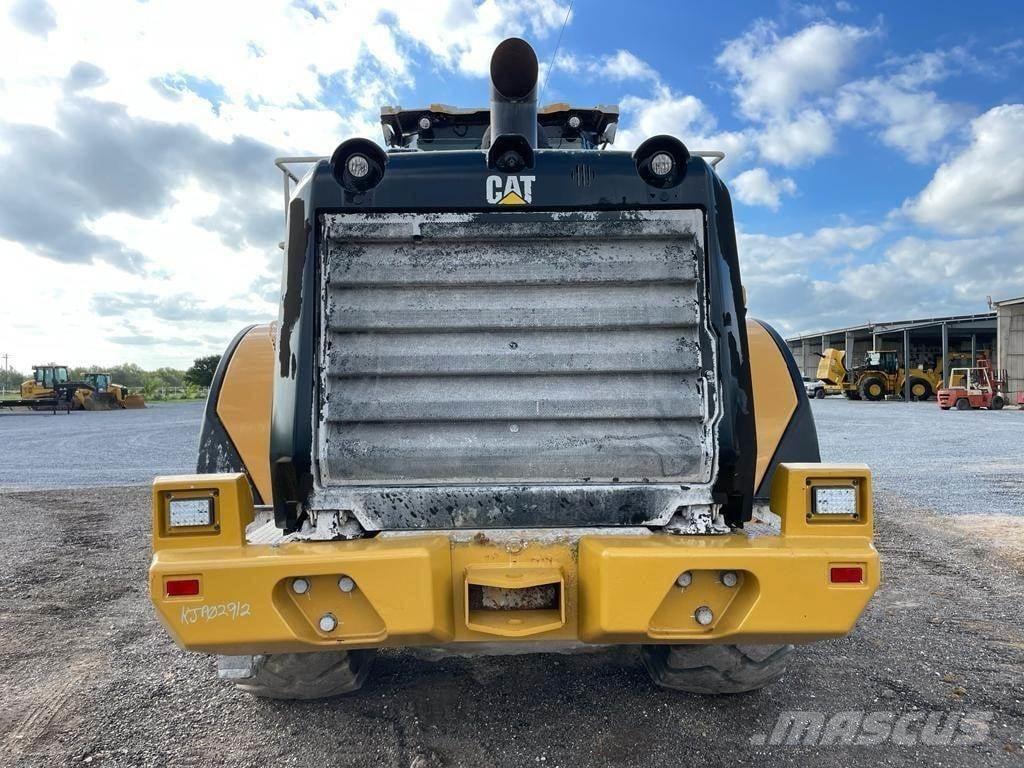 CAT 966M Pale gommate