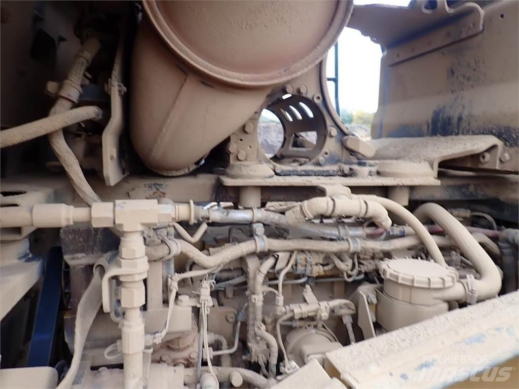 CAT 972K Pale gommate