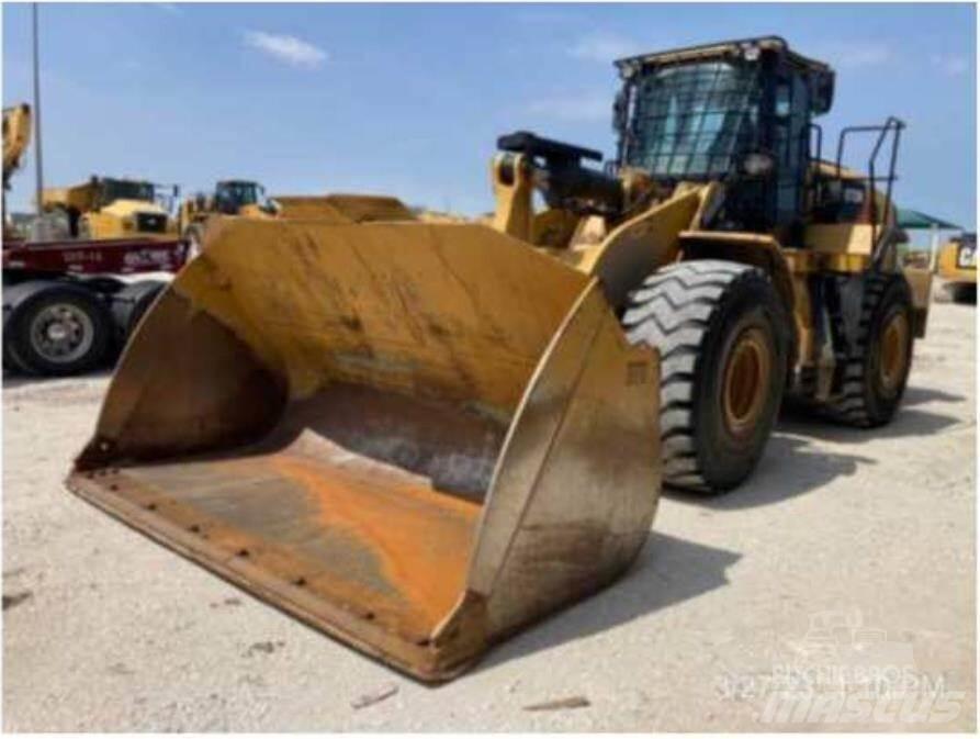 CAT 972M Pale gommate