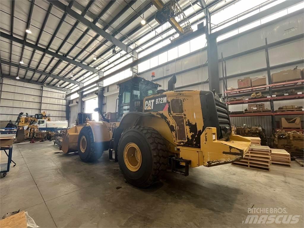 CAT 972M Pale gommate