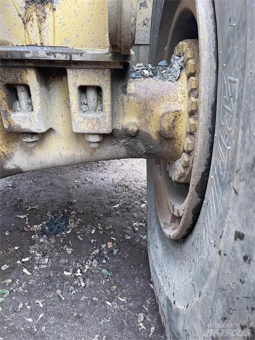 CAT 980G Pale gommate