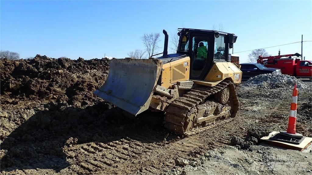 CAT D5 Dozer cingolati