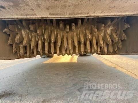 CAT RM-300 Riciclatori d'asfalto