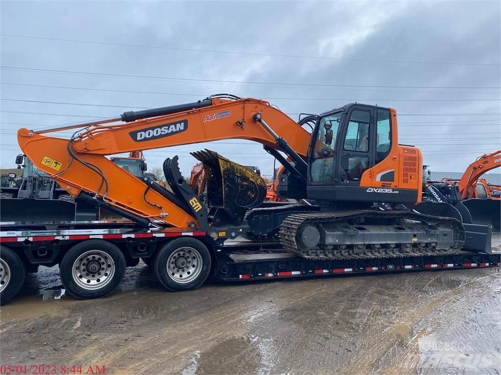 Develon DX235 LCR-5 Escavatori cingolati