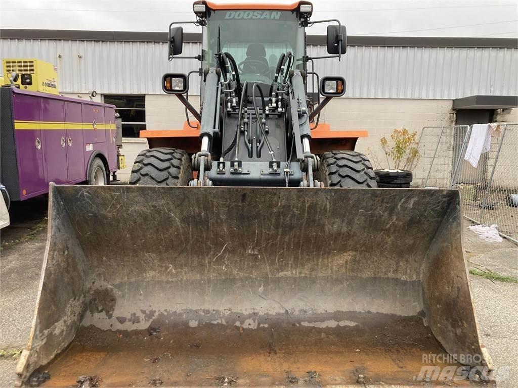 Doosan DL200TC-5 Pale gommate