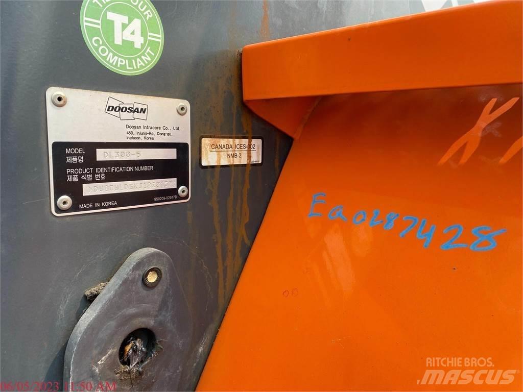 Doosan DL300-5 Pale gommate