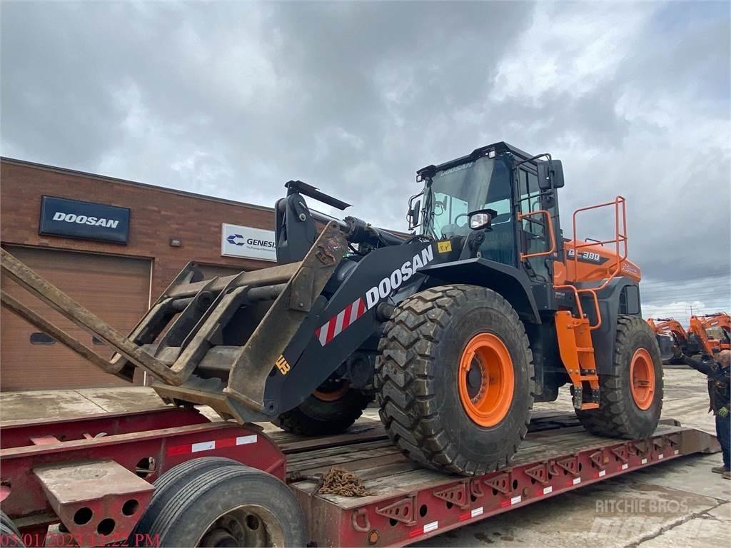 Doosan DL380-7 Pale gommate