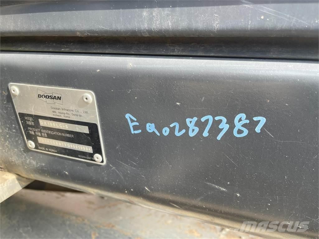 Doosan DX180 LC-5 Escavatori cingolati
