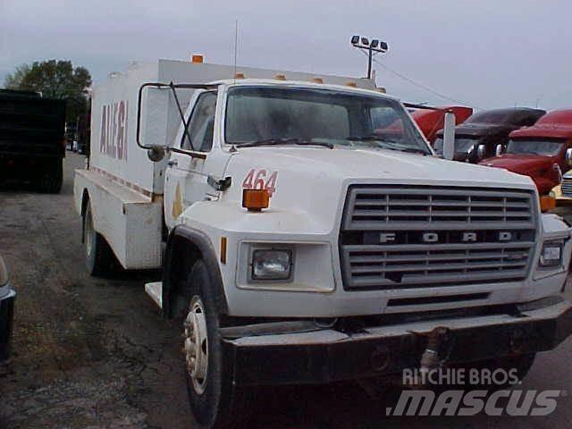 Ford F700 Cisterna