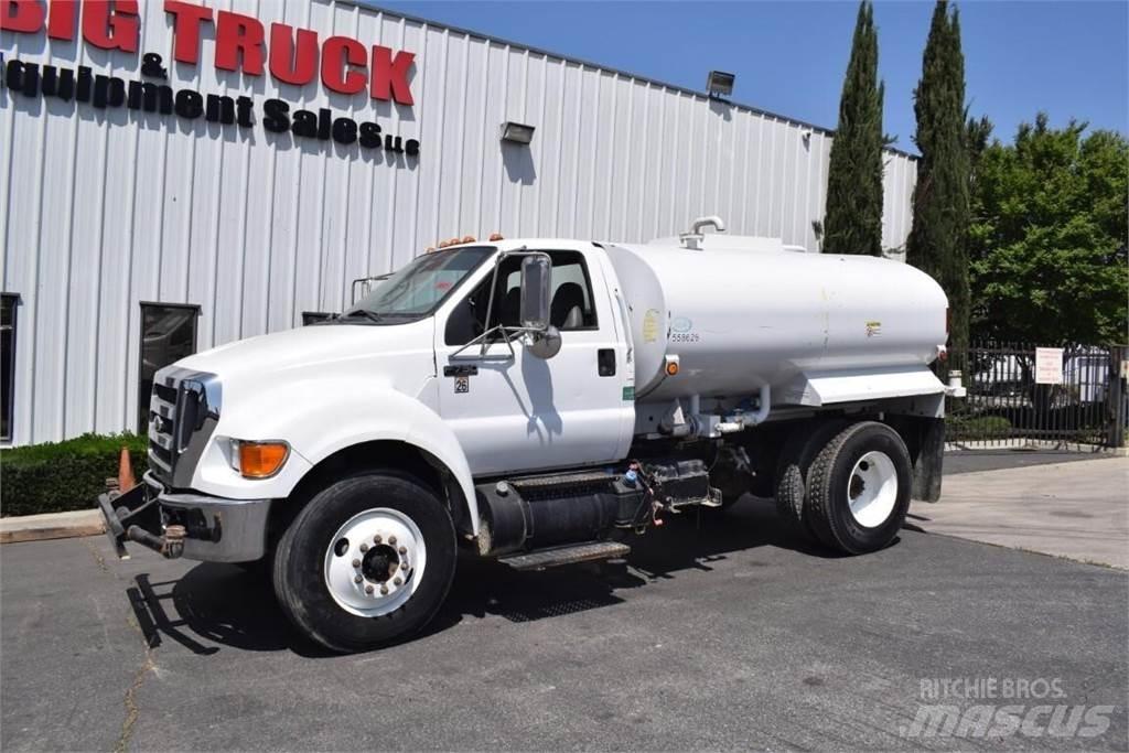 Ford F750 Cisterna