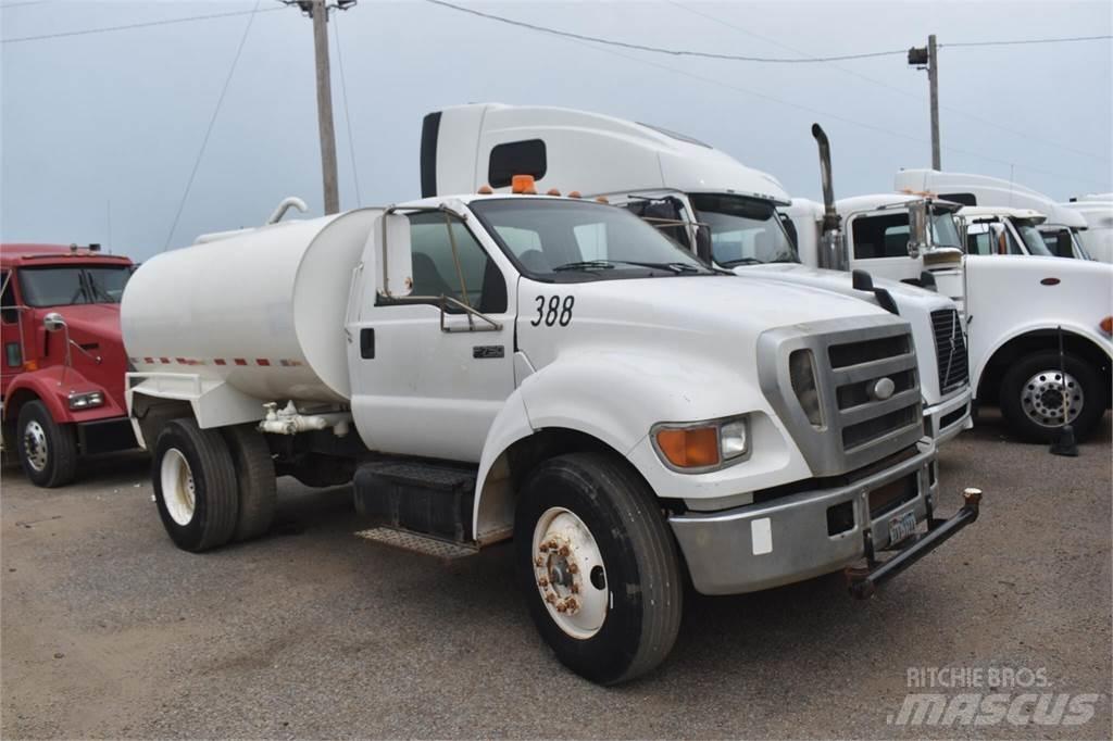 Ford F750 Cisterna