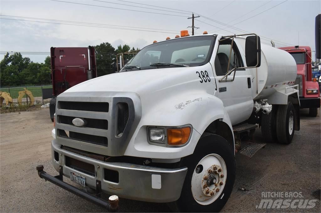 Ford F750 Cisterna