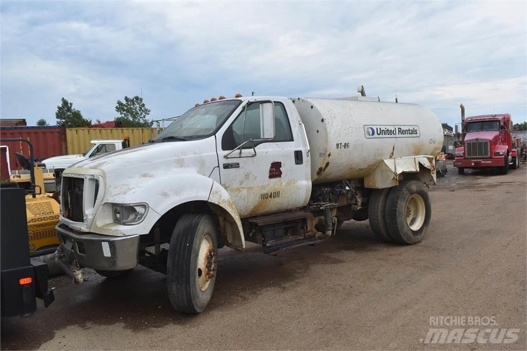 Ford F750 Cisterna