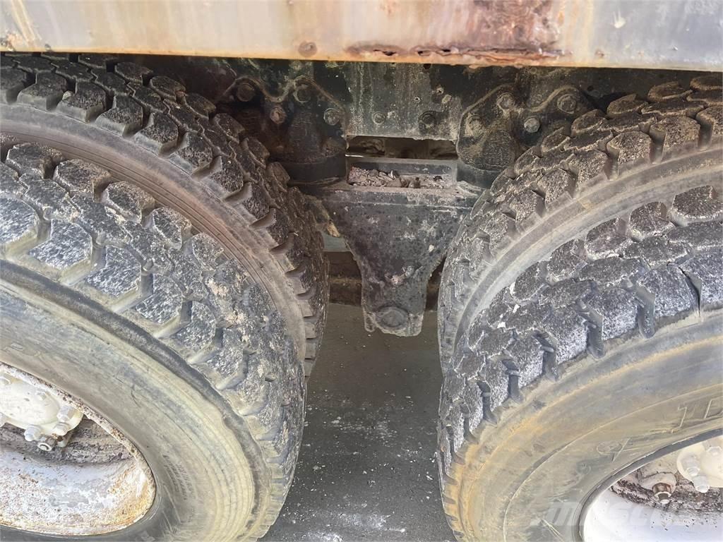 Ford L8000 Camion ribaltabili