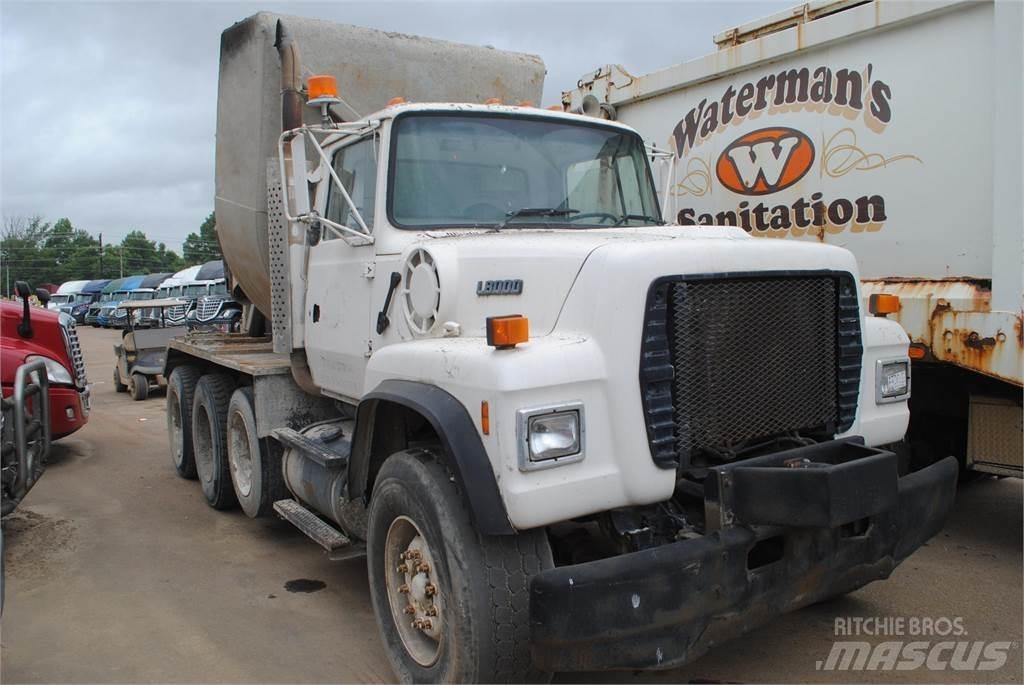 Ford L8000 Betoniere