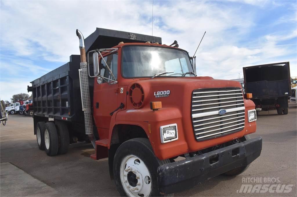 Ford L8000 Camion ribaltabili