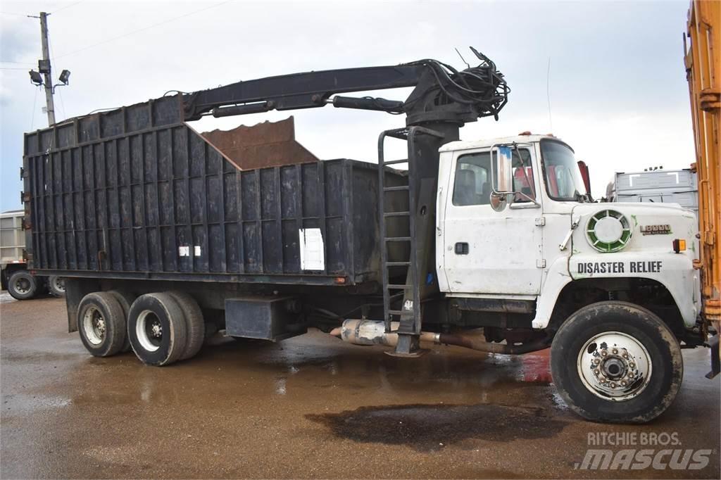 Ford L8000 Autogru