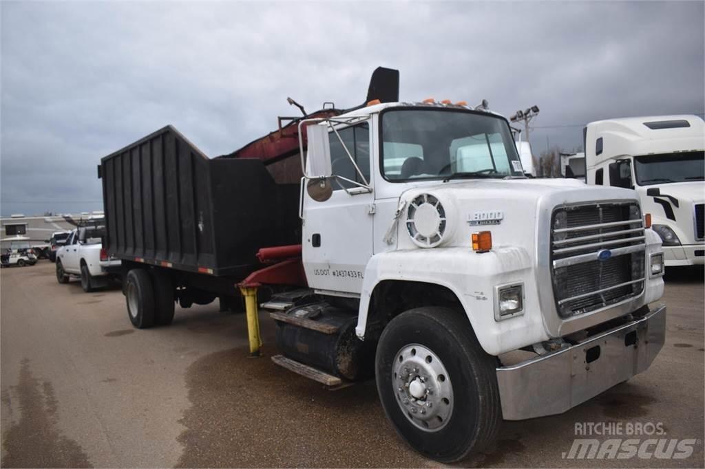 Ford L8000 Autogru