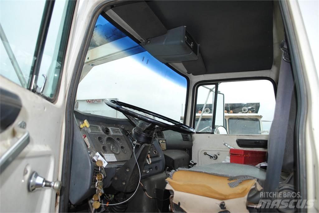 Ford L8000 Cisterna