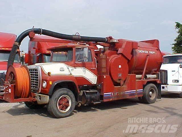 Ford L8000 Cisterna