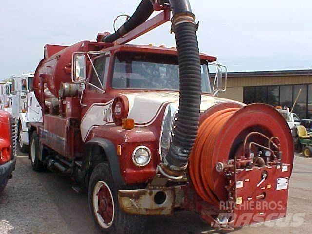 Ford L8000 Cisterna