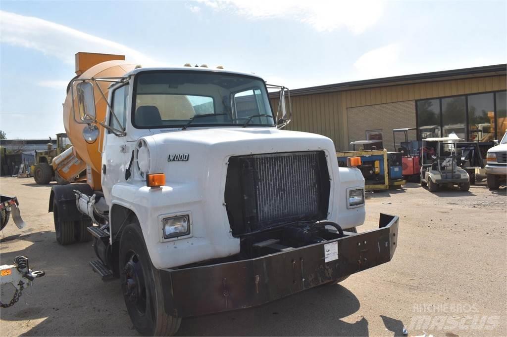 Ford LN7000 Betoniere