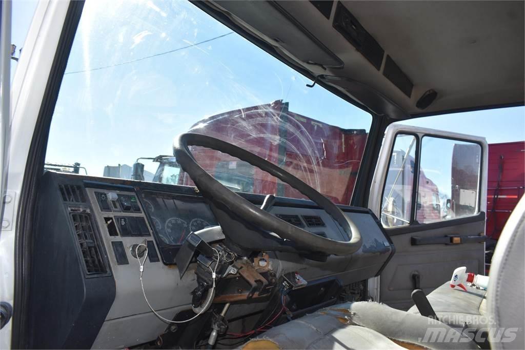 Freightliner FL60 Camion ribaltabili