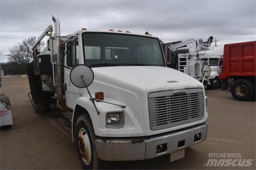Freightliner FL70 Cisterna