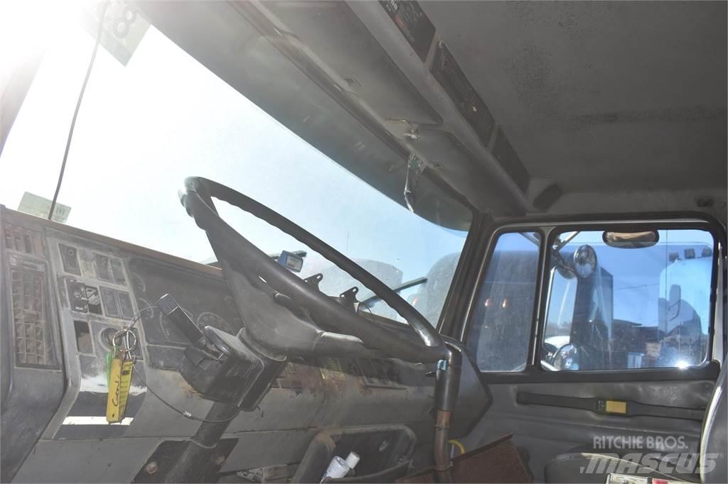 Freightliner FLC112 Camion ribaltabili