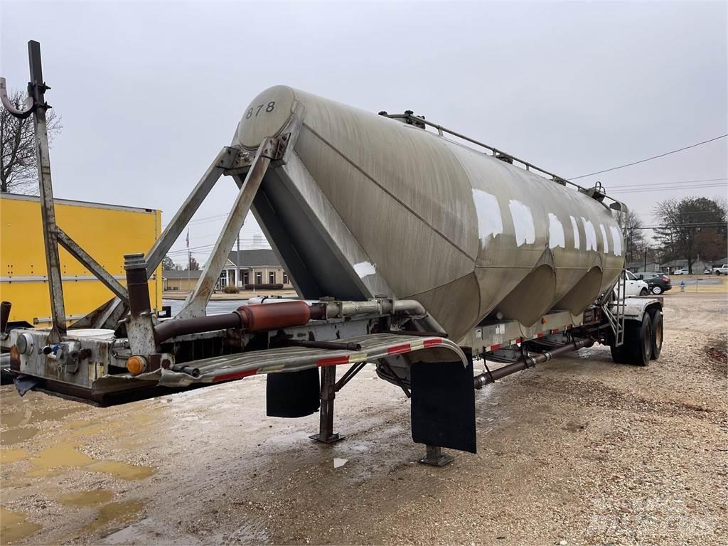 Fruehauf  Rimorchi cisterna