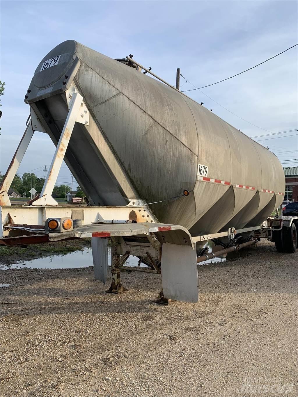 Fruehauf  Rimorchi cisterna