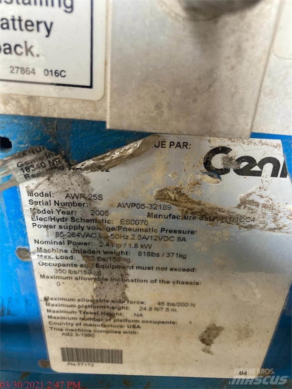 Genie AWP25S Sollevatori verticali