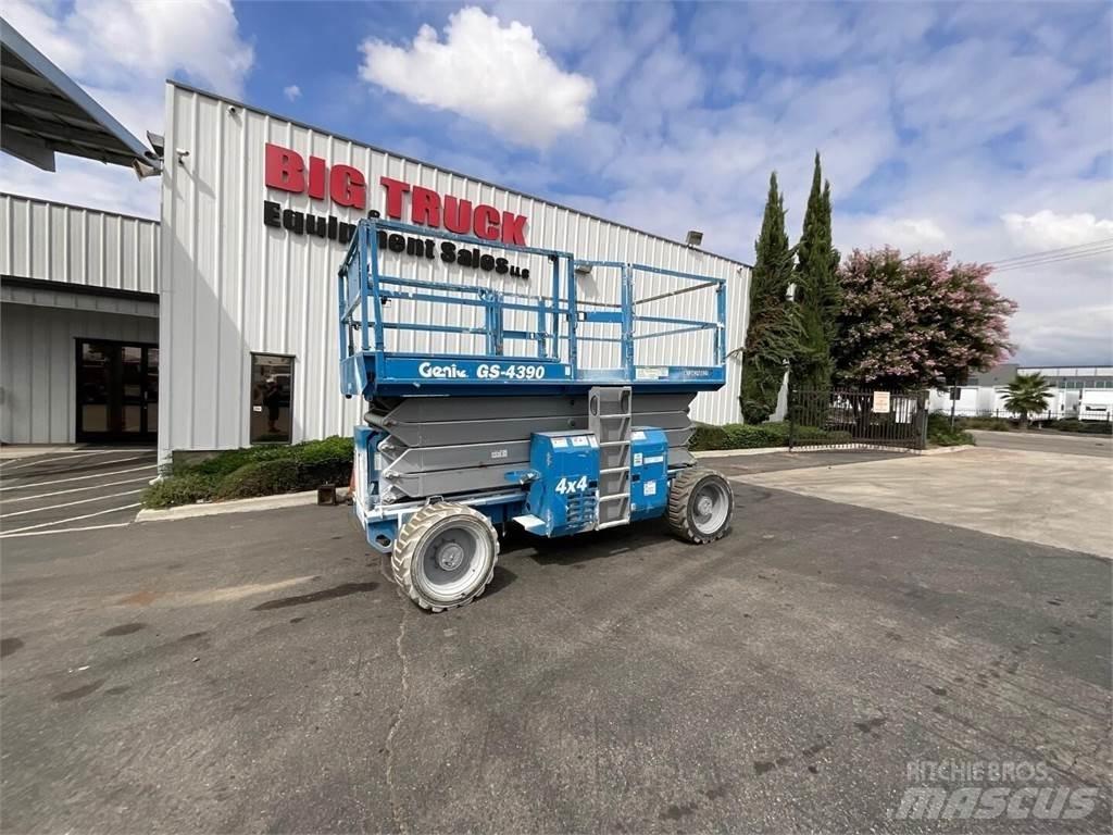 Genie GS4390RT Piattaforme a pantografo