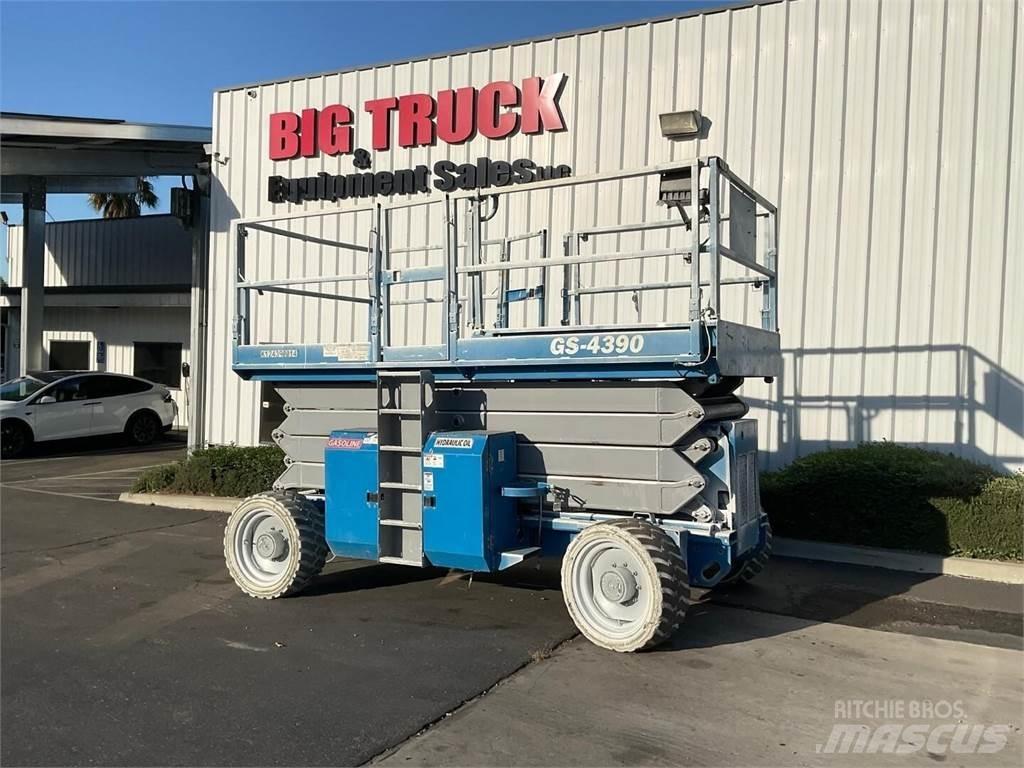 Genie GS4390RT Piattaforme a pantografo