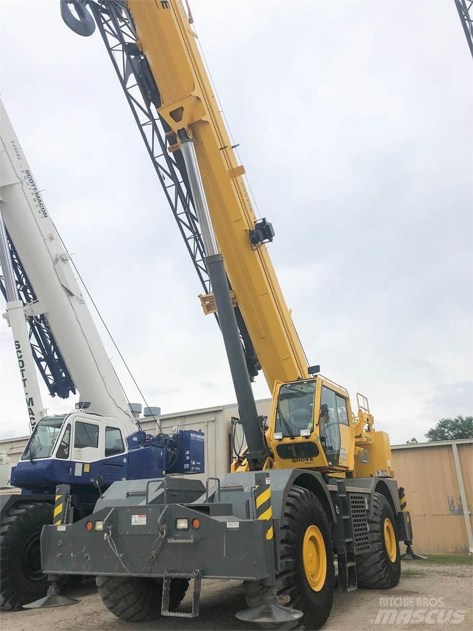 Grove RT890E Gru per terreni difficili